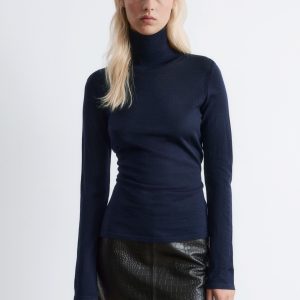 Thin-Knit Wool Turtleneck